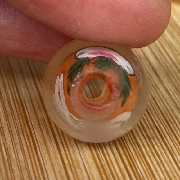 Reverse painted glass, bead, half inch diameter with white bunny in the garden - Picture 12 of 13